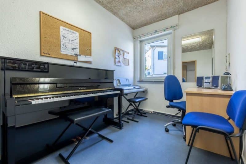 DEINE "NO.1" MUSIKSCHULE IN FRANKFURT BERGERSTR. 289 - <IMG SRC="HTTPS://DAS-MUSIKZENTRUM.DE/WP-CONTENT/UPLOADS/2024/11/PHONE18X18.PNG" ALT="♫ DAS MUSIKZENTRUM"> 069-45 69 59 3 DAS MUSIKZENTRUM
